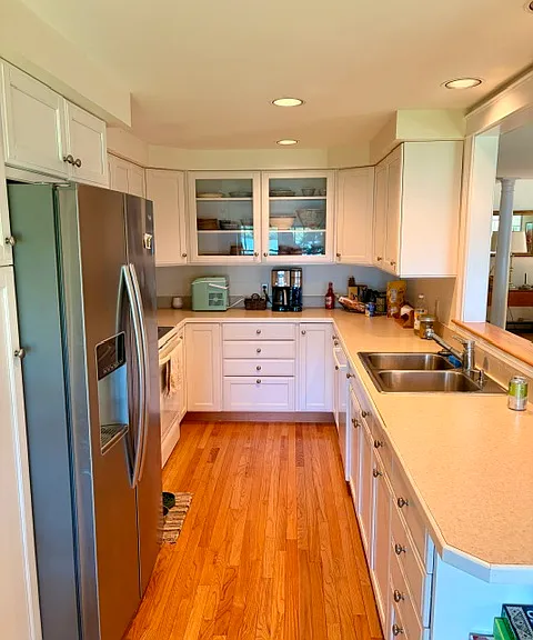 22 E Beach Rd — Photo 4