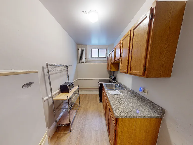 Unit #5- basement 1 bed