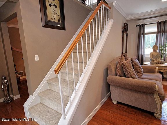 5th image of 784 Barlow Ave