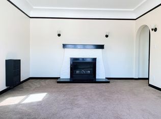 4234 8th Ave #203, Los Angeles, CA 90008