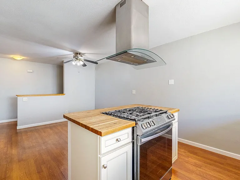 8690 Lords Manor Way — Photo 11