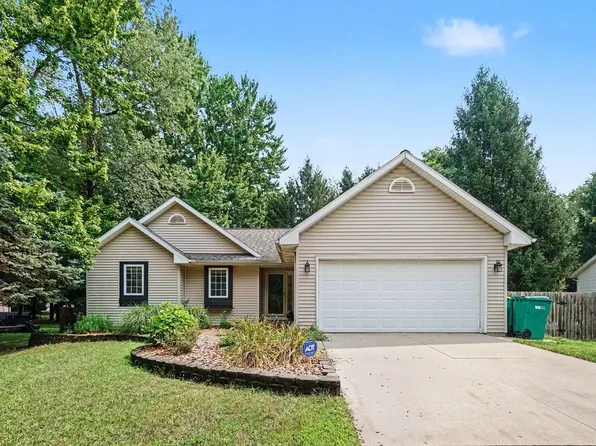 8165 Black Forest Dr, Portage, MI 49002