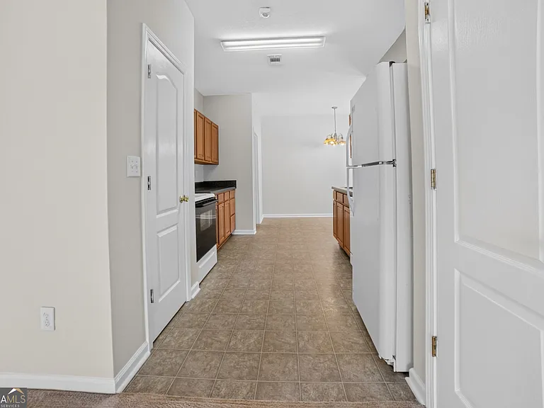 636 Oakland Hills Dr — Photo 6