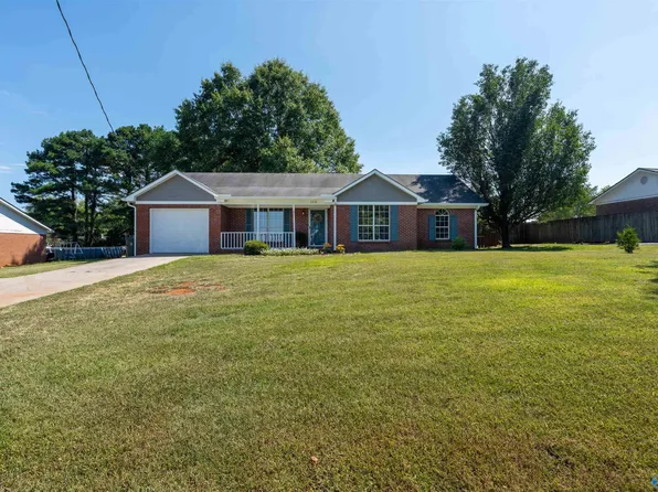 1216 Charity Ln, Hazel Green, AL 35750
