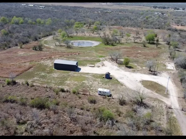 3951 Anaqua St, Beeville, TX 78102