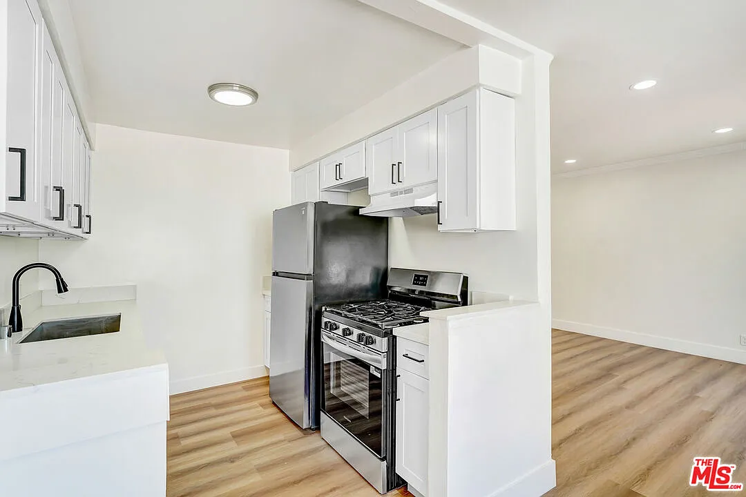 2 bed, 2.0 bath, $2,995 — Photo 4