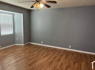 413 W Aviation Blvd, Universal City, TX 78148