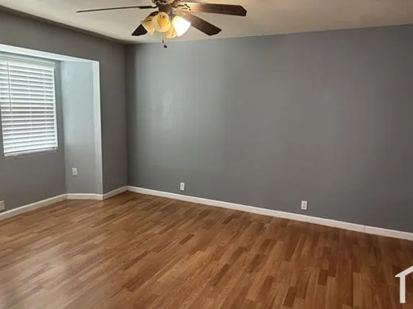 413 W Aviation Blvd, Universal City, TX 78148