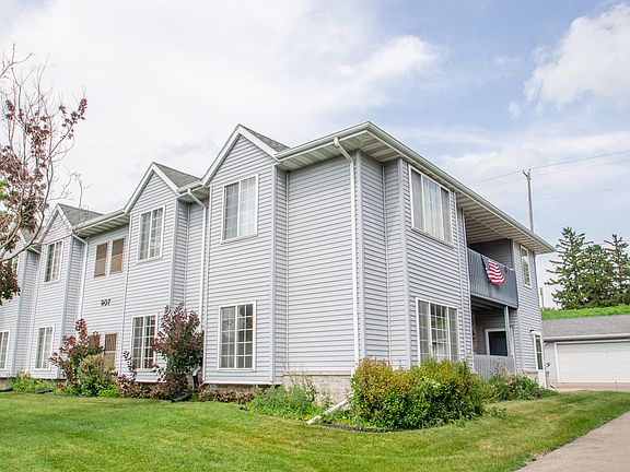 2nd image of 907 Fox Creek Dr APT 1
