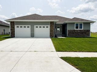 2245 Fairway Dr, Crete, NE 68333