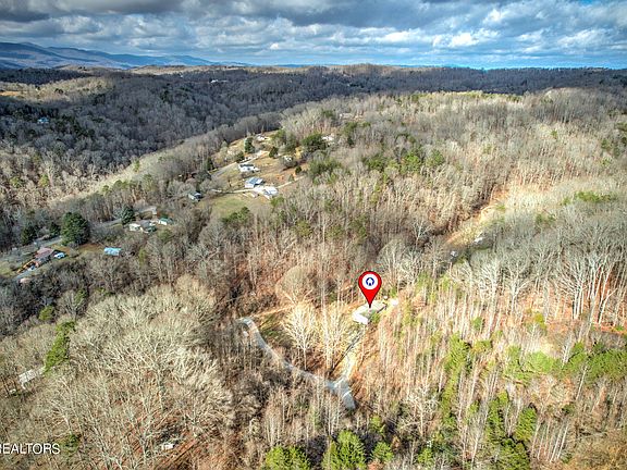 4th image of 198 Huckleberry Ln