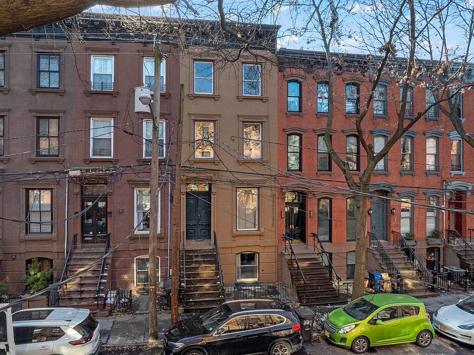 1st image of 331 York St