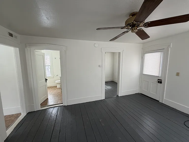 4131 W Bath Rd — Photo 4