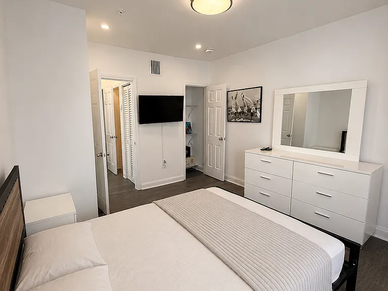 1538 Jefferson Ave #6 — Photo 6