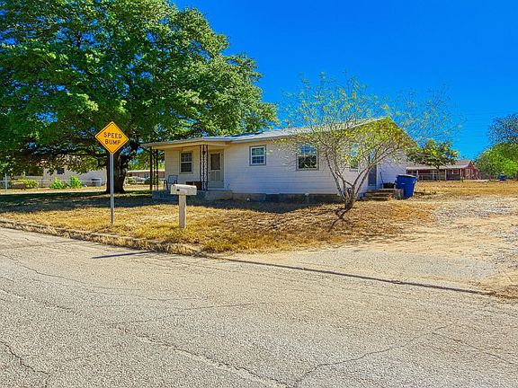 2nd image of 910 PLUM ST