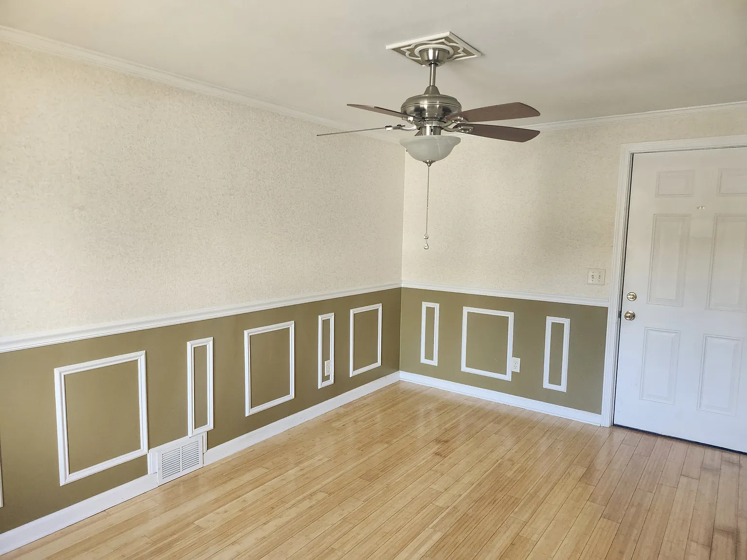 3 bed, 2080 sqft, $3,100 — Photo 3