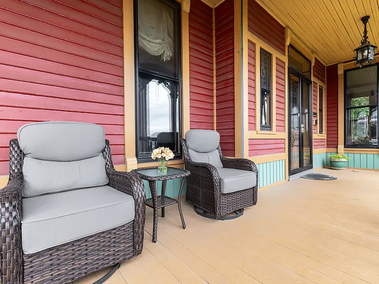 1155 Grove Ter — Photo 41