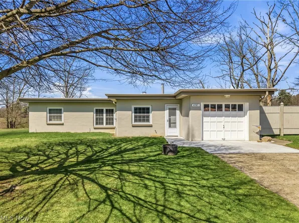 6787 Lakeview Dr, Kinsman, OH 44428