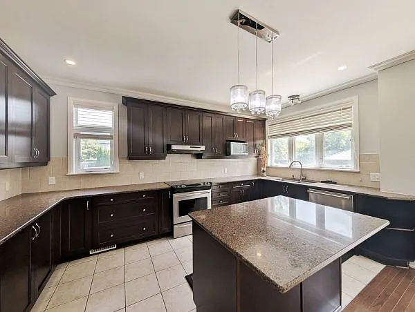 211 Denali Way — Photo 2