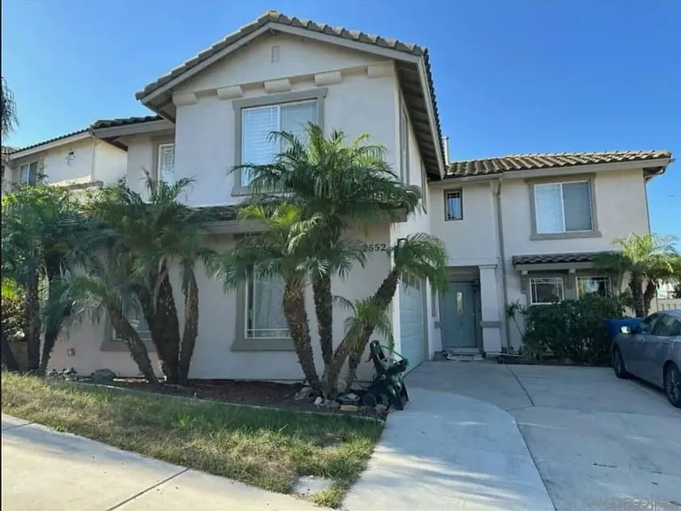2552 Valley Waters Ct — Photo 3