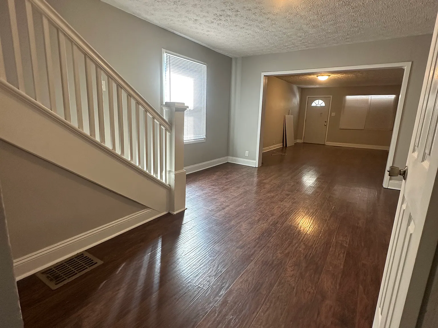 3 bed, 1.5 bath, 2160 sqft, $1,475 — Photo 1