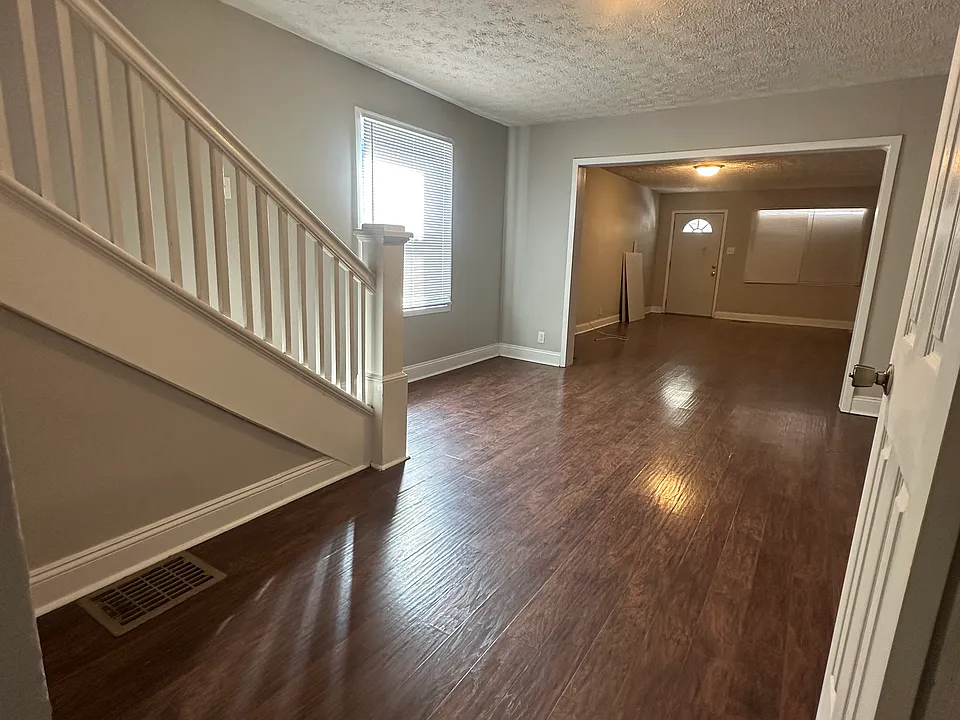 1035 N Dearborn St #1037