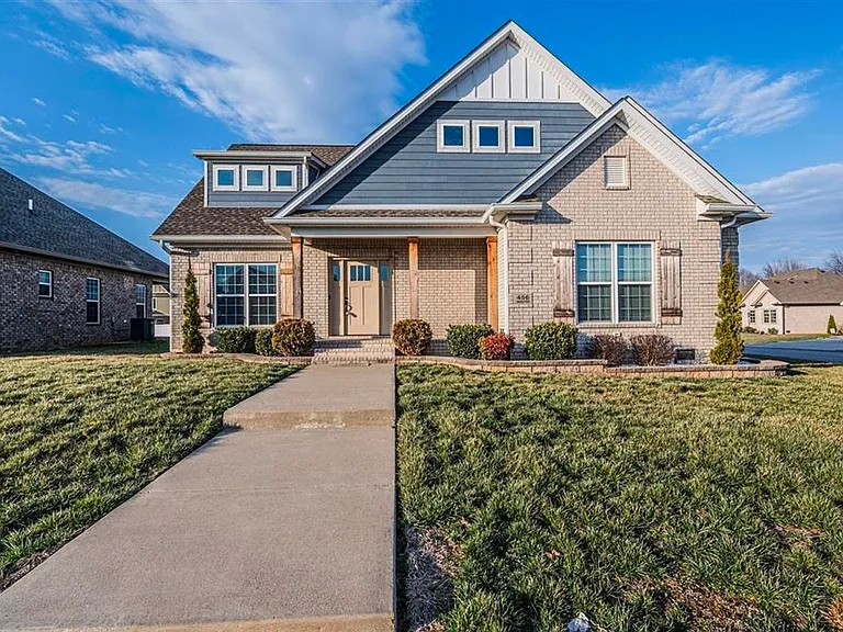 456 Adalynn Cir — Photo 1