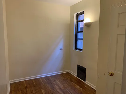 Rented by Salon Realty Corp | media 9