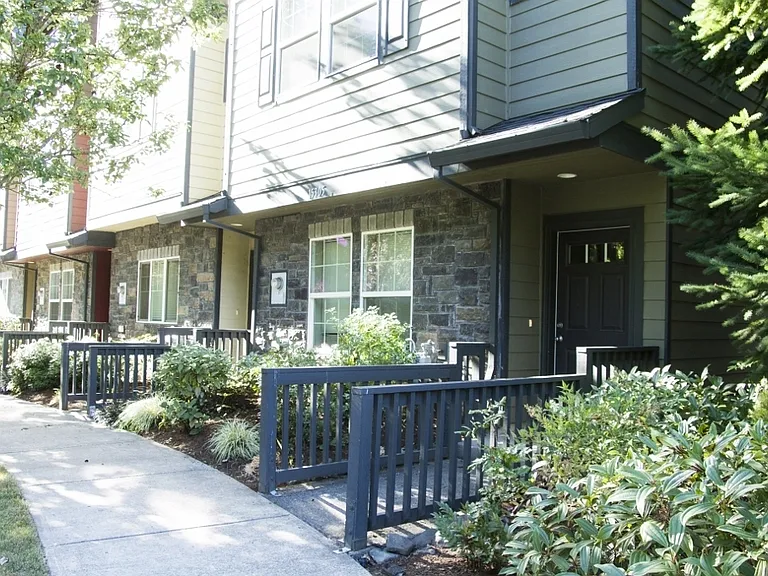 15305 SW Diamond St — Photo 2