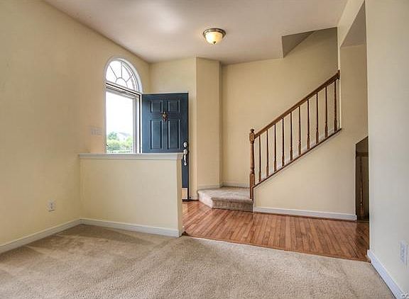5th image of 423 Kingscote Ln #423