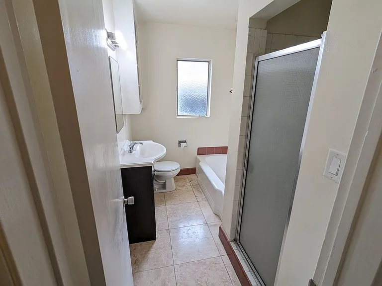 11230 Hortense St #5-N — Photo 8