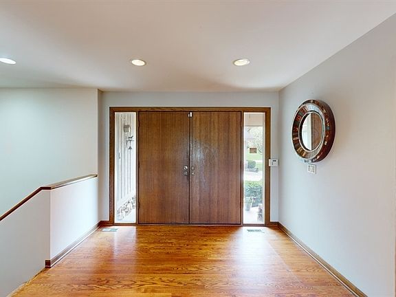 4th image of 35W120 Duchesne Dr