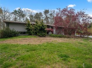 3 Apple Valley Dr, Rehoboth, MA 02769