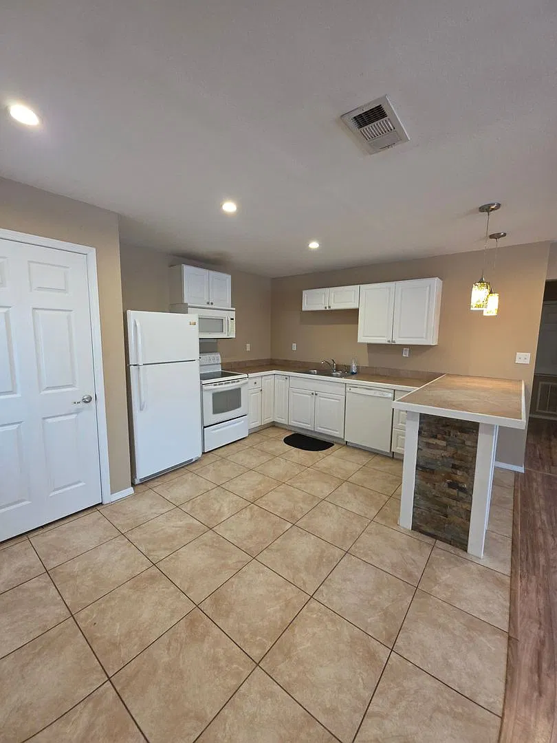 901 Crow Mountain Rd — Photo 4
