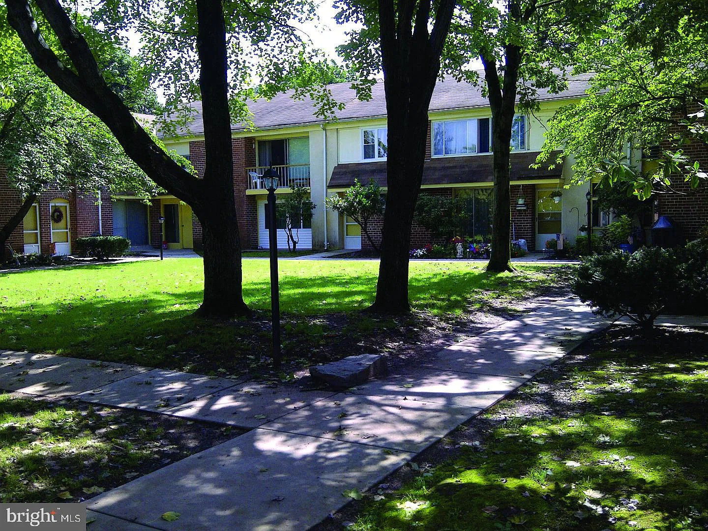 2 bed, 1.5 bath, 1100 sqft, $1,650 — Photo 1