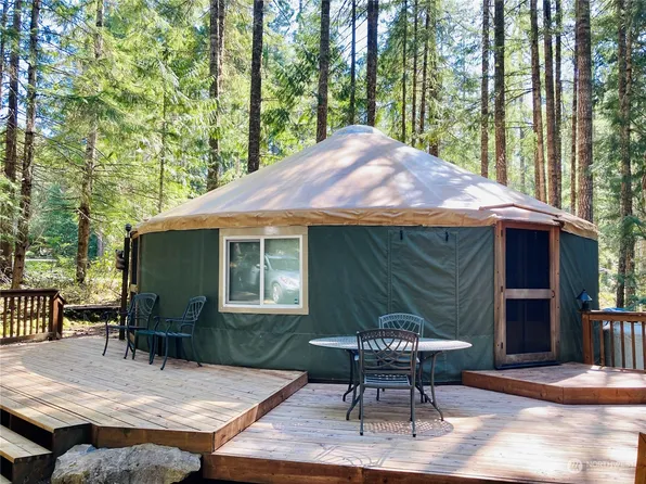 271 N Dow Mountain Drive, Hoodsport, WA 98548