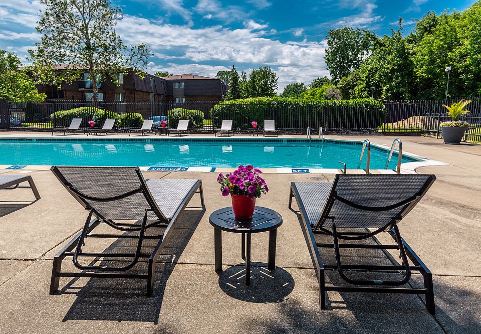 Knottingham Apartments 23128 Wellington Cres Clinton Township MI Zillow