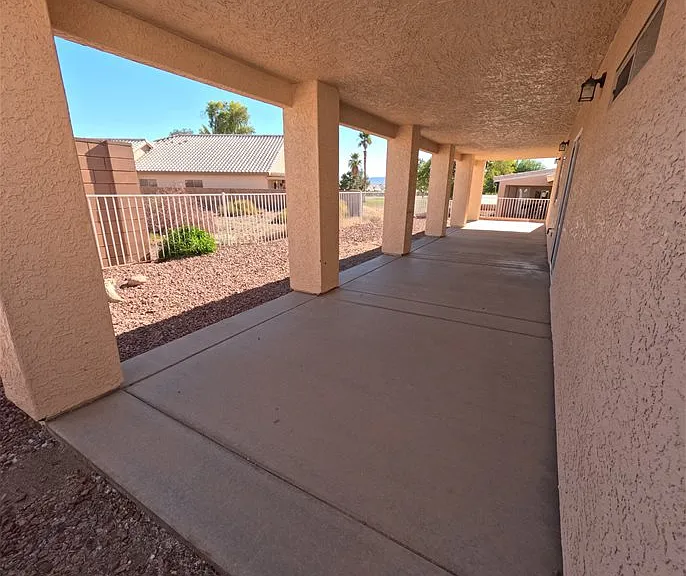 2112 E Desert Lakes Dr — Photo 26
