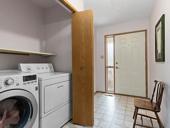 3rd image of 17404 Callingwood Rd NW