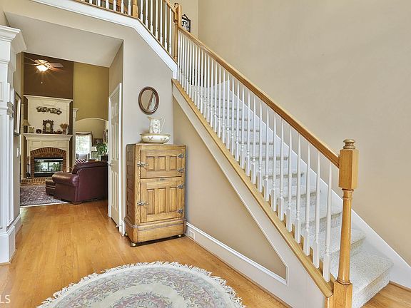 3rd image of 110 Adams Park Dr