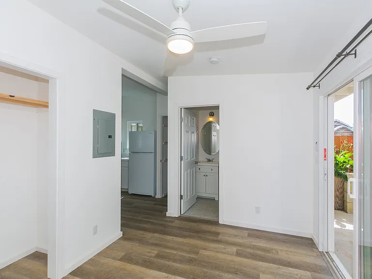 3052 Hinano St — Photo 9