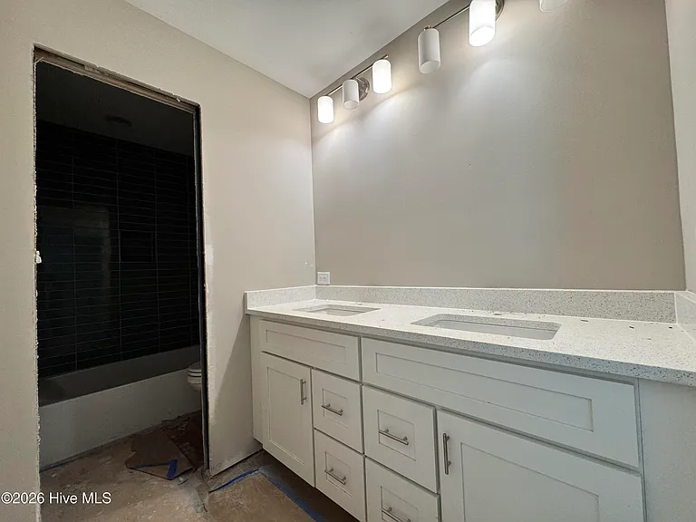 662 Wren Ln — Photo 6