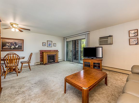 4th image of 3913 Saratoga Ave APT 204