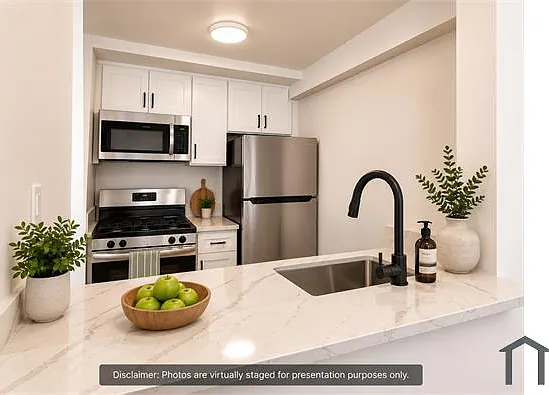1505 S Hoover St #2 — Photo 3