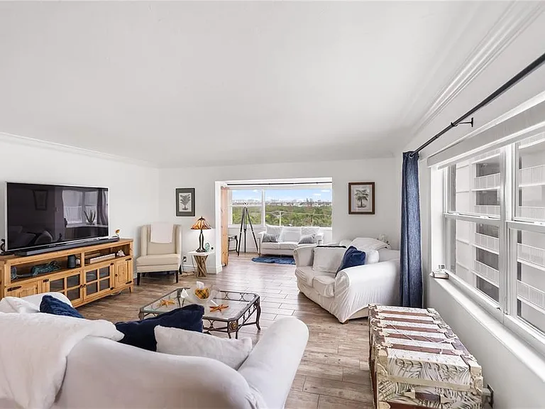 1750 Benjamin Franklin Dr #6G — Photo 35