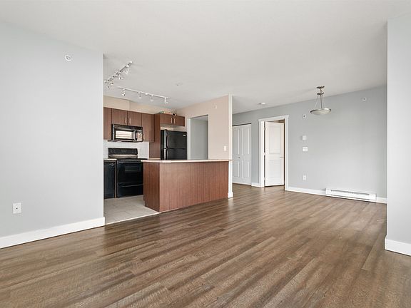 2nd image of 45561 Yale Rd #402