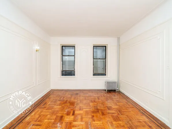 879 Lenox Road image 10 of 13