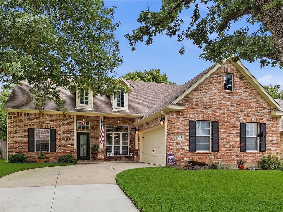 1st image of 523 Clancy Ln