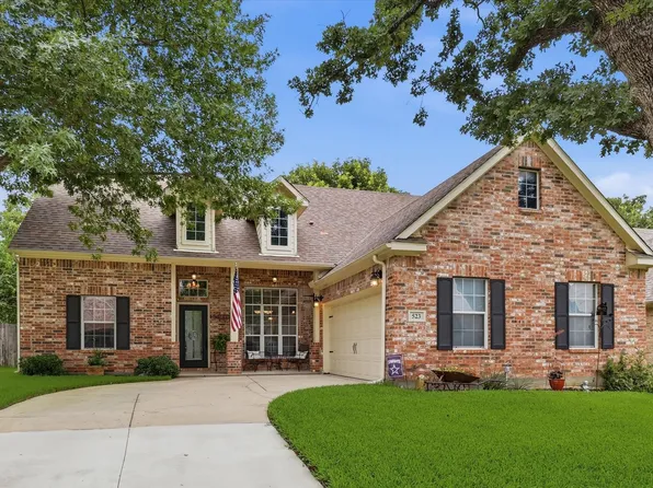 523 Clancy Ln, Lake Dallas, TX 75065