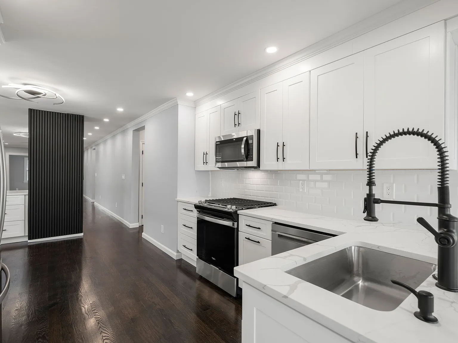 3 bed, 1400 sqft, $4,000 — Photo 2